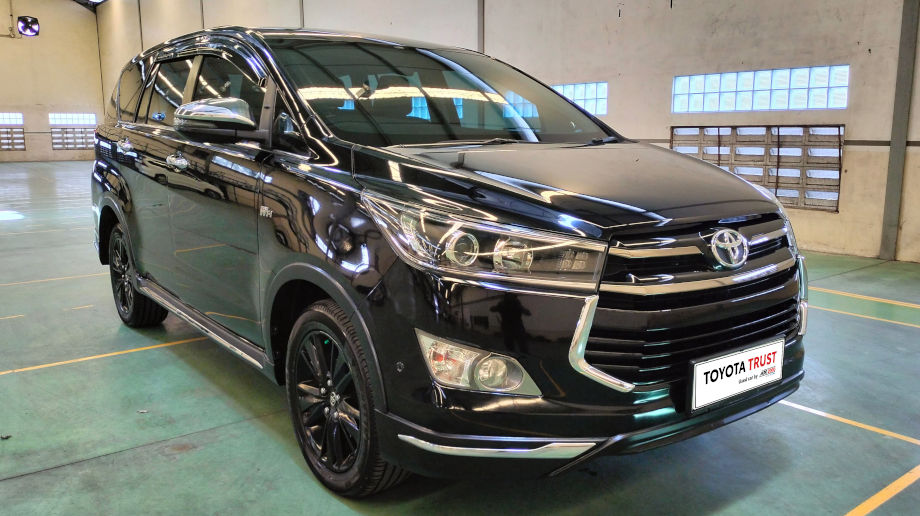 TOYOTA KIJANG INNOVA 2.0 VENTURER BENSIN-AT(KIJANG INNOVA) AT 2019