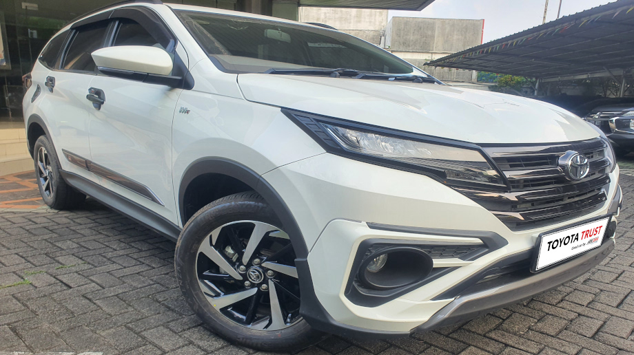 TOYOTA RUSH 1.5 GR SPORT BENSIN-AT(RUSH) AT 2022