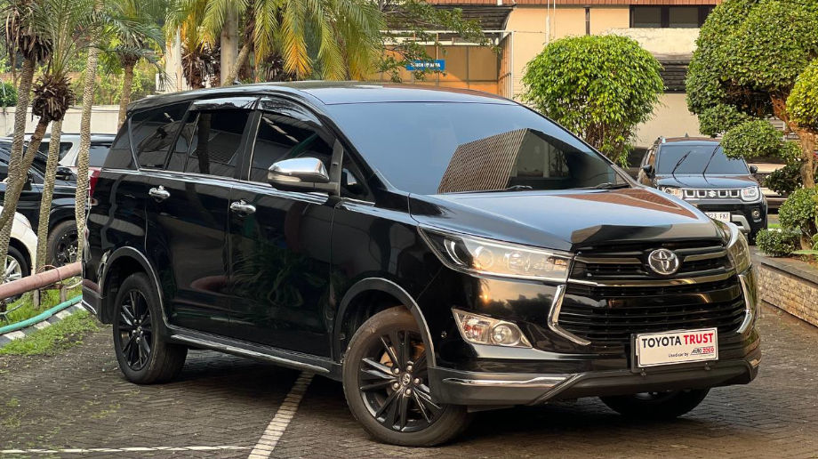 TOYOTA KIJANG INNOVA 2.4 VENTURER SOLAR-AT(KIJANG INNOVA) AT 2017