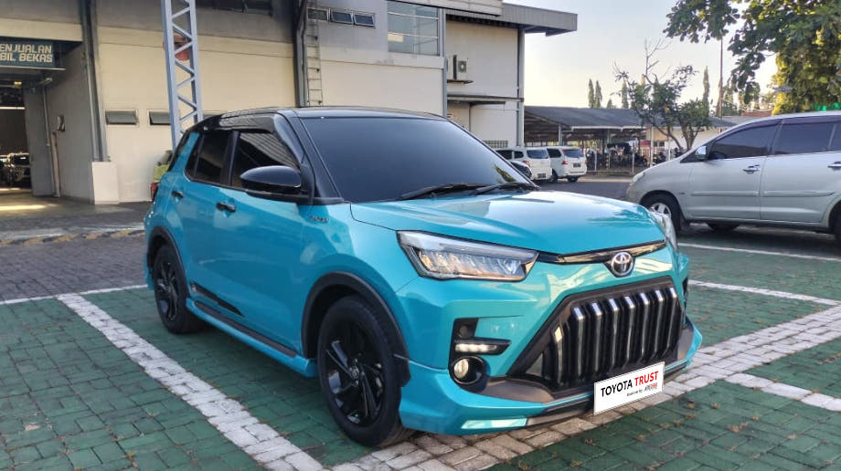 TOYOTA RAIZE 1.0 GR SPORT TWO TONE BENSIN-AT(RAIZE) AT 2023
