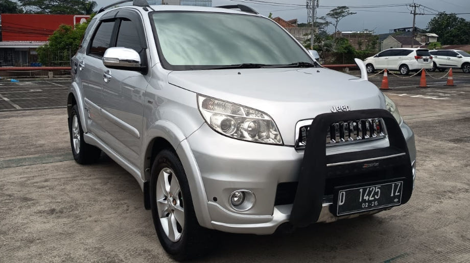 TOYOTA RUSH 1.5 TRD SPORTIVO BENSIN-AT(RUSH) AT 2012