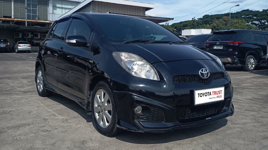 TOYOTA YARIS 1.5 S BENSIN-MT(YARIS) MT 2013