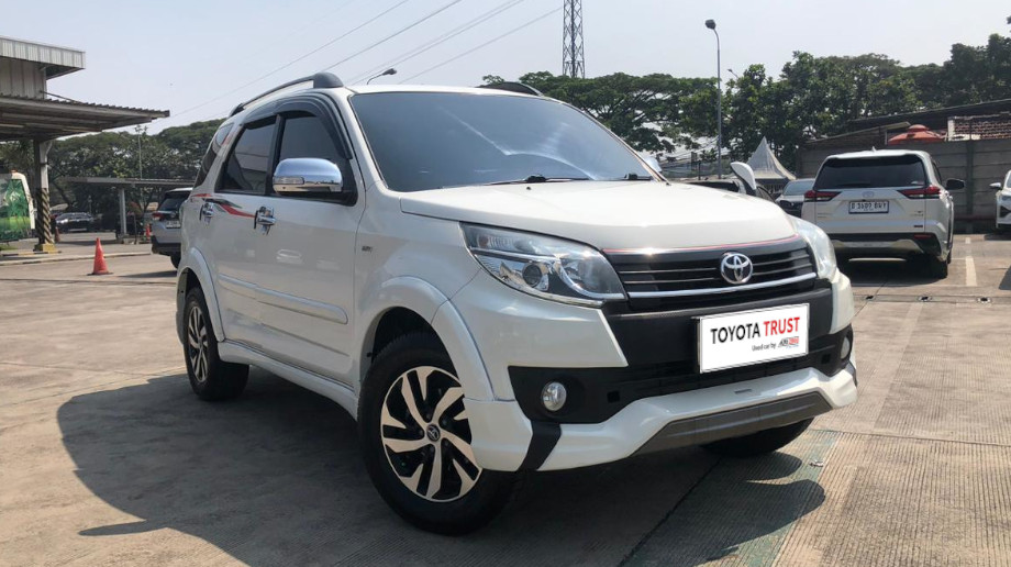 TOYOTA RUSH 1.5 TRD SPORTIVO BENSIN-AT(RUSH) AT 2017