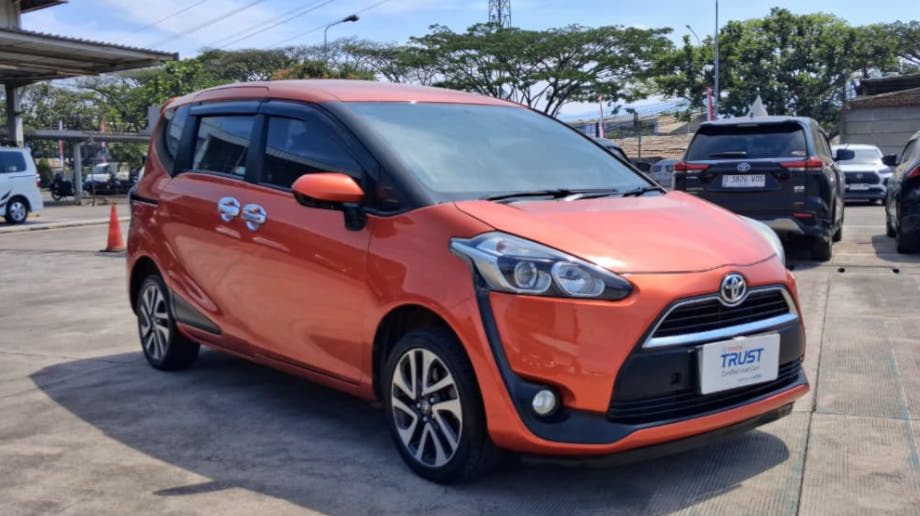TOYOTA SIENTA 1.5 V BENSIN-AT(SIENTA) AT 2016